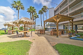 Corpus Christi Condo with Beach and Pool Access!